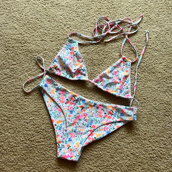 Kulani Kinis bikini - Picture 1 of 4